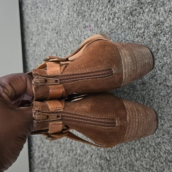 Korks Stylish Brown Ankle Boots Size 8M - Picture 4 of 10